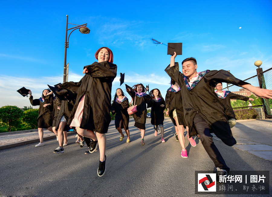 組圖：那些被“玩壞”的畢業(yè)照 你想不想回學校重拍一次