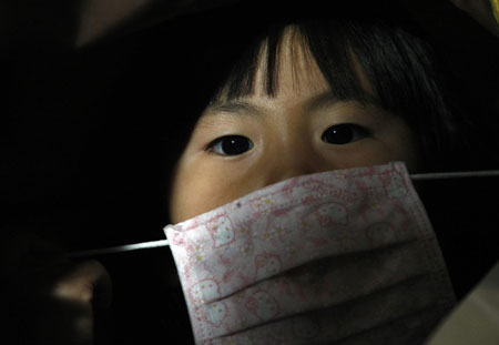 Masks in global fashion amid swine flu